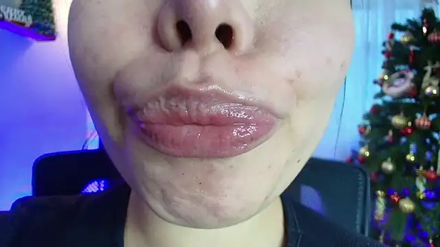 Snapshot of lisbet21x chatting on December 28, 2024, 10:13 pm lisbet21x online show from December 28, 2024, 10:13 pm