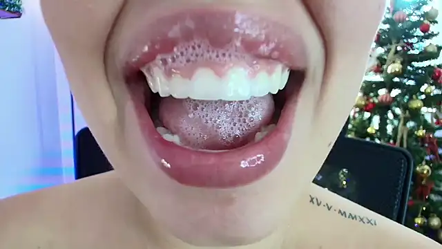 Snapshot of lisbet21x chatting on December 31, 2024, 12:46 pm lisbet21x online show from December 31, 2024, 12:46 pm