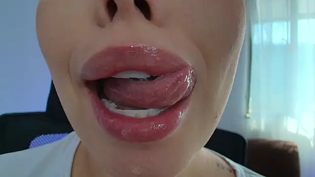 Snapshot of lisbet21x chatting on January 25, 2025, 2:03 pm lisbet21x online show from January 25, 2025, 2:03 pm