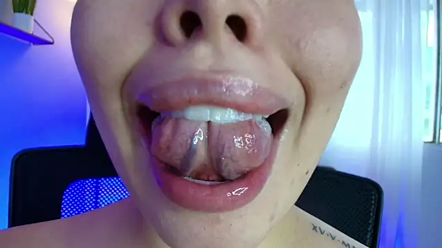 Snapshot of lisbet21x chatting on January 30, 2025, 10:08 pm lisbet21x online show from January 30, 2025, 10:08 pm