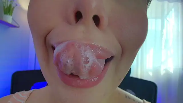 Snapshot of lisbet21x chatting on February 6, 2025, 2:37 pm lisbet21x online show from February 6, 2025, 2:37 pm