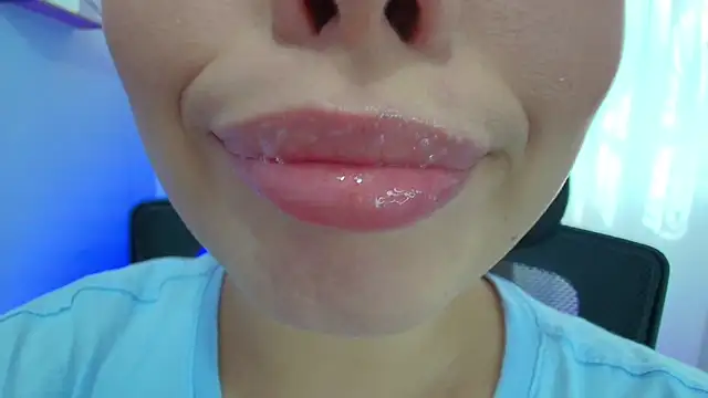 Snapshot of lisbet21x chatting on February 10, 2025, 2:05 pm lisbet21x online show from February 10, 2025, 2:05 pm