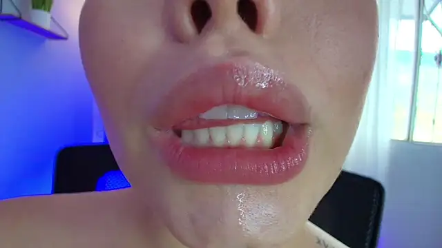 Snapshot of lisbet21x chatting on February 12, 2025, 8:18 pm lisbet21x online show from February 12, 2025, 8:18 pm