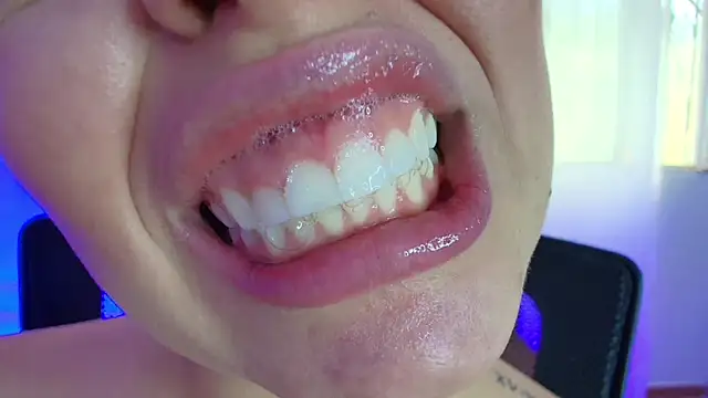 Snapshot of lisbet21x chatting on February 14, 2025, 10:14 pm lisbet21x online show from February 14, 2025, 10:14 pm