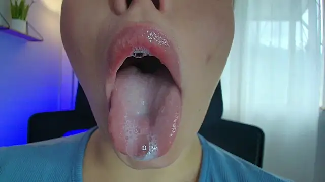 Snapshot of lisbet21x chatting on March 6, 2025, 2:29 pm lisbet21x online show from March 6, 2025, 2:29 pm