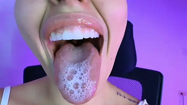 Snapshot of lisbet21x chatting on October 30, 2025, 10:32 pm lisbet21x online show from October 30, 2025, 10:32 pm