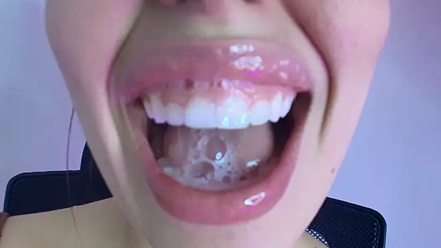 Snapshot of lisbet21x chatting on November 11, 2025, 8:42 pm lisbet21x online show from November 11, 2025, 8:42 pm