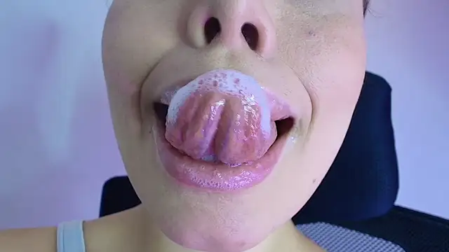 Snapshot of lisbet21x chatting on November 13, 2025, 3:55 pm lisbet21x online show from November 13, 2025, 3:55 pm