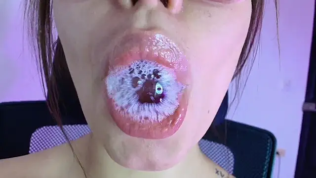 Snapshot of lisbet21x chatting on November 24, 2025, 10:31 pm lisbet21x online show from November 24, 2025, 10:31 pm