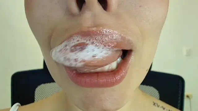 Snapshot of lisbet21x chatting on November 29, 2025, 8:12 pm lisbet21x online show from November 29, 2025, 8:12 pm