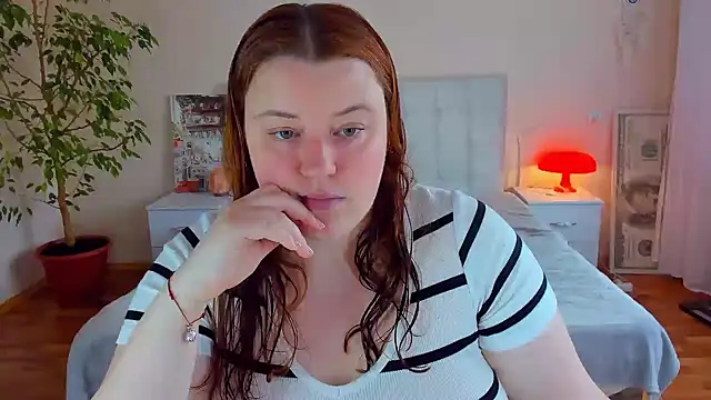 Snapshot of PolinaSalvatore chatting on May 19, 2026, 2:45 pm PolinaSalvatore online show from May 19, 2026, 2:45 pm