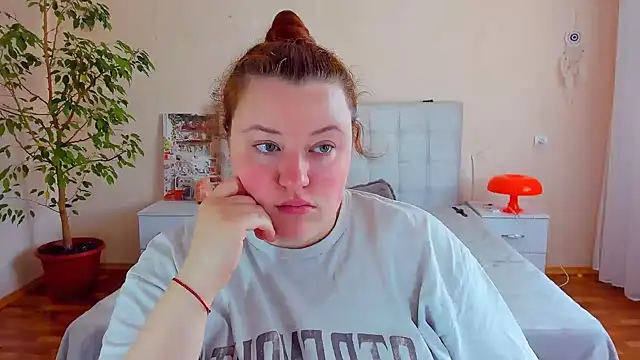 Snapshot of PolinaSalvatore chatting on May 25, 2026, 12:44 pm PolinaSalvatore online show from May 25, 2026, 12:44 pm