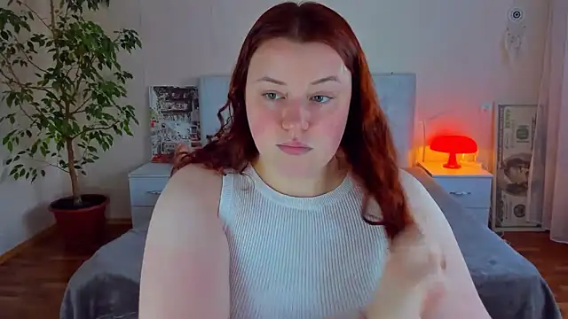 Snapshot of PolinaSalvatore chatting on June 9, 2026, 3:34 pm PolinaSalvatore online show from June 9, 2026, 3:34 pm