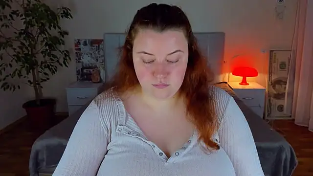 Snapshot of PolinaSalvatore chatting on June 15, 2026, 7:38 pm PolinaSalvatore online show from June 15, 2026, 7:38 pm