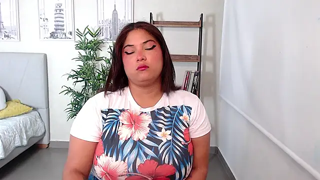 Snapshot of Kenya--Buhle chatting on February 6, 2025, 11:10 am Kenya--Buhle online show from February 6, 2025, 11:10 am