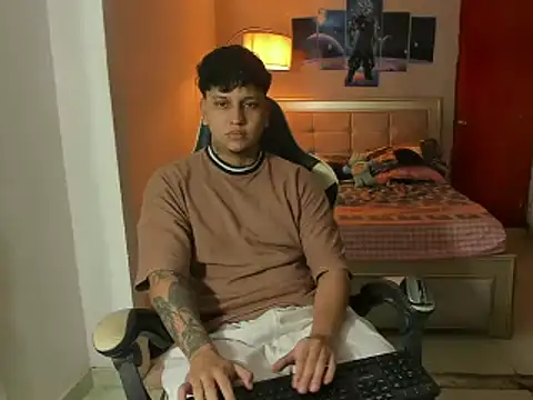 Snapshot of Jake_simons chatting on March 18, 2025, 3:31 am Jake simons online show from March 18, 2025, 3:31 am