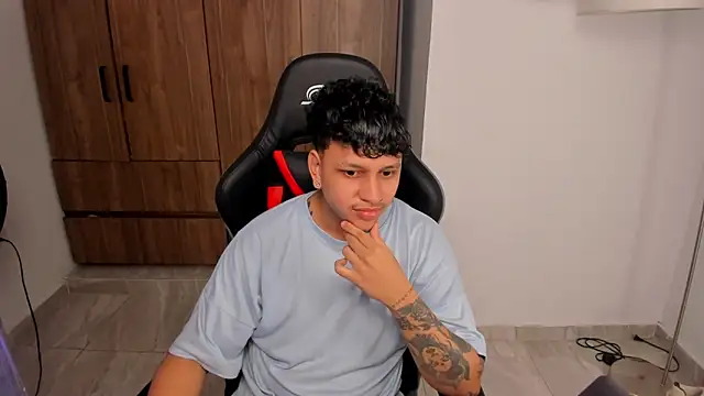 Snapshot of Jake_simons chatting on October 10, 2025, 1:54 pm Jake simons online show from October 10, 2025, 1:54 pm