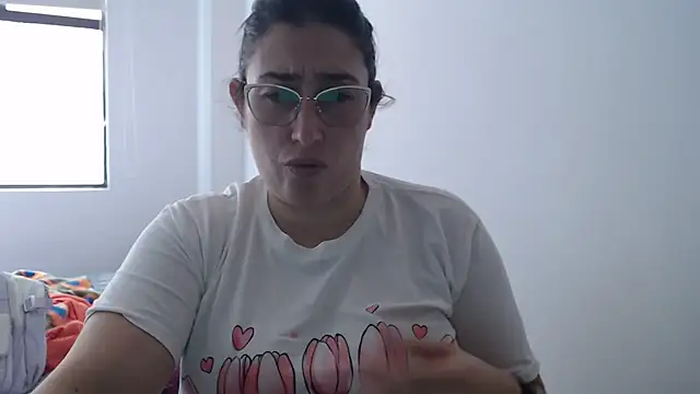 Snapshot of andreaisis2 chatting on January 13, 2026, 5:18 pm andreaisis2 online show from January 13, 2026, 5:18 pm