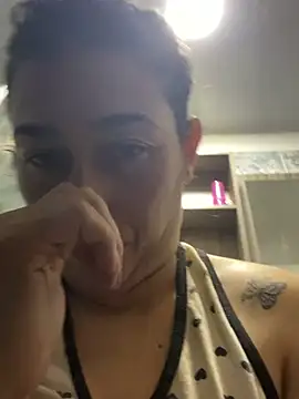 Snapshot of andreaisis2 chatting on February 26, 2026, 5:56 pm andreaisis2 online show from February 26, 2026, 5:56 pm