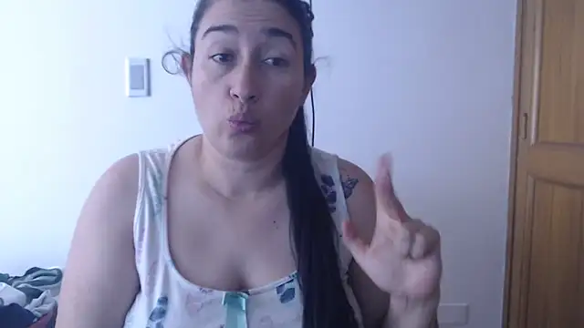 Snapshot of andreaisis2 chatting on March 28, 2026, 7:13 pm andreaisis2 online show from March 28, 2026, 7:13 pm