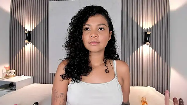 Snapshot of Zafiiraa chatting on May 5, 2026, 3:36 am Zafiiraa online show from May 5, 2026, 3:36 am
