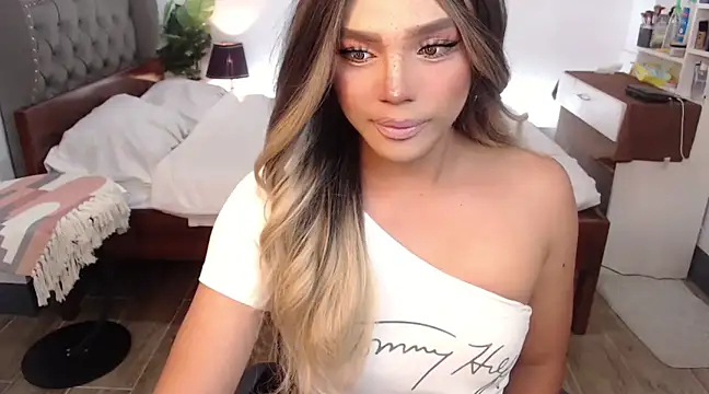 Snapshot of liaa_lurrecams chatting on March 19, 2025, 6:01 pm liaa lurrecams online show from March 19, 2025, 6:01 pm