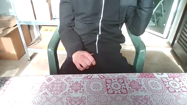 Snapshot of simoninside25 chatting on November 16, 2025, 9:26 am simoninside25 online show from November 16, 2025, 9:26 am