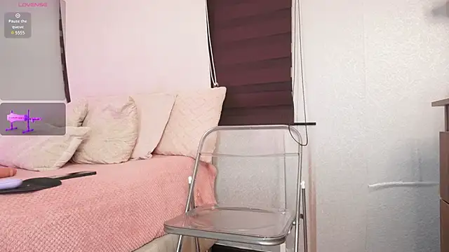 Alexxandra 12 online show from October 16, 2025, 8:48 am