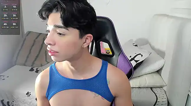 Snapshot of santy7v7 chatting on February 6, 2025, 1:21 pm santy7v7 online show from February 6, 2025, 1:21 pm