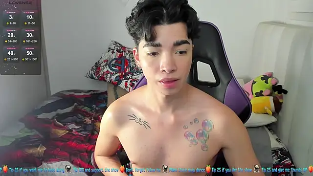 Snapshot of santy7v7 chatting on February 22, 2025, 1:24 pm santy7v7 online show from February 22, 2025, 1:24 pm