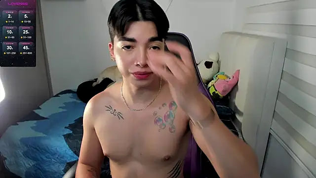 Snapshot of santy7v7 chatting on November 2, 2025, 1:13 pm santy7v7 online show from November 2, 2025, 1:13 pm