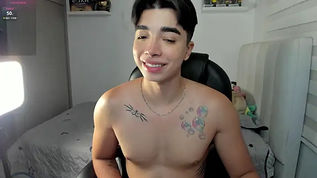 Snapshot of santy7v7 chatting on November 20, 2025, 1:22 pm santy7v7 online show from November 20, 2025, 1:22 pm