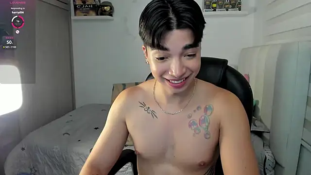 Snapshot of santy7v7 chatting on November 27, 2025, 1:24 pm santy7v7 online show from November 27, 2025, 1:24 pm