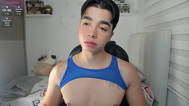 Snapshot of santy7v7 chatting on May 22, 2026, 1:28 pm santy7v7 online show from May 22, 2026, 1:28 pm
