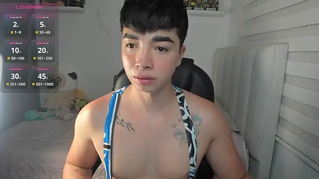 Snapshot of santy7v7 chatting on July 16, 2026, 8:04 pm santy7v7 online show from July 16, 2026, 8:04 pm