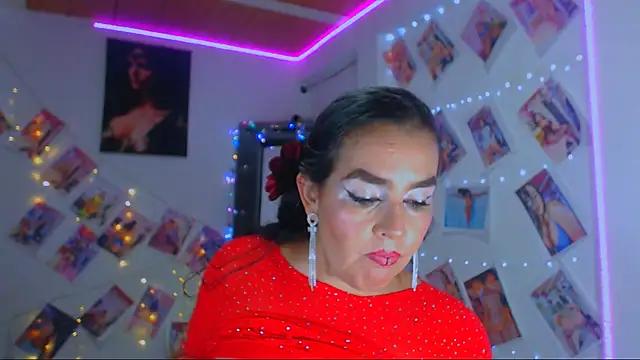 Snapshot of sweet_vanessa_22 chatting on March 16, 2025, 5:47 am sweet vanessa 22 online show from March 16, 2025, 5:47 am