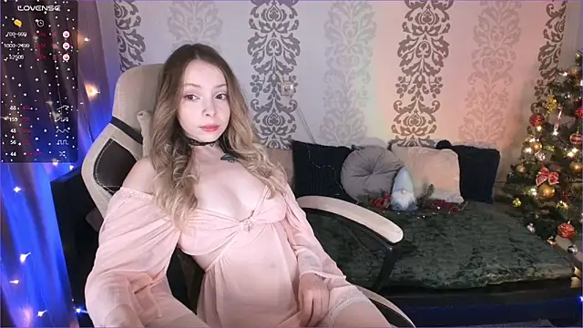 Snapshot of Gentle_Tiffany chatting on January 13, 2025, 1:39 pm Gentle Tiffany online show from January 13, 2025, 1:39 pm
