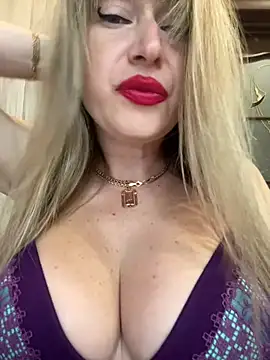 Snapshot of Kittenforyou chatting on May 31, 2026, 1:29 pm Kittenforyou online show from May 31, 2026, 1:29 pm