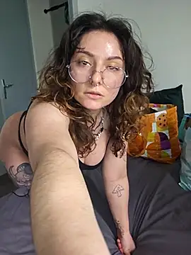 Moxxxie online show from September 20, 2025, 2:29 pm