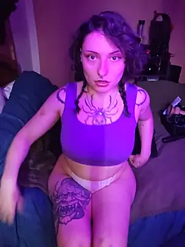 Snapshot of Moxxxie chatting on June 4, 2026, 1:17 pm Moxxxie online show from June 4, 2026, 1:17 pm