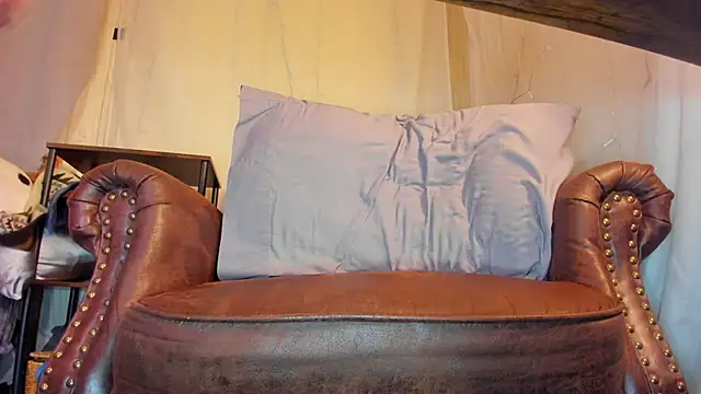 danidollxxx online show from March 18, 2025, 6:25 am