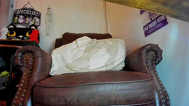 danidollxxx online show from September 23, 2025, 1:41 am