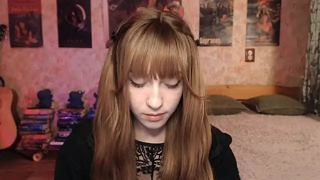 Friendly Ellie online show from March 19, 2026, 11:20 pm