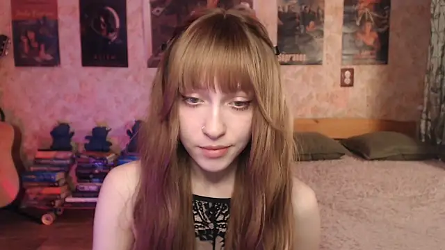 Friendly Ellie online show from April 5, 2026, 11:24 pm
