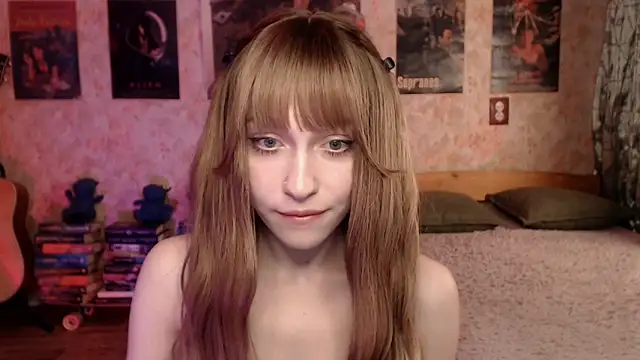 Friendly Ellie online show from May 13, 2026, 11:22 pm