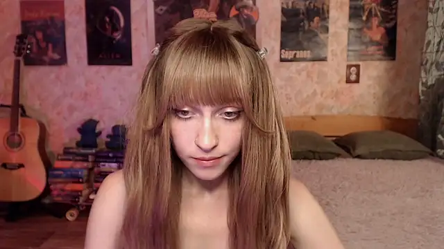 Snapshot of Friendly_Ellie chatting on July 9, 2026, 2:21 pm Friendly Ellie online show from July 9, 2026, 2:21 pm