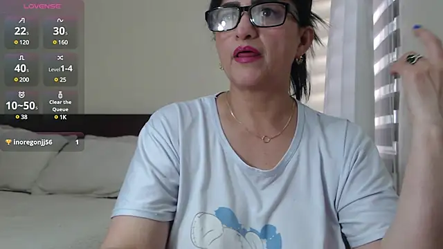 Snapshot of ISABEEL_SOFIA01 chatting on January 28, 2025, 10:34 pm ISABEEL SOFIA01 online show from January 28, 2025, 10:34 pm