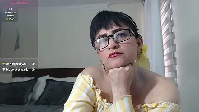 Snapshot of ISABEEL_SOFIA01 chatting on January 31, 2025, 10:31 pm ISABEEL SOFIA01 online show from January 31, 2025, 10:31 pm