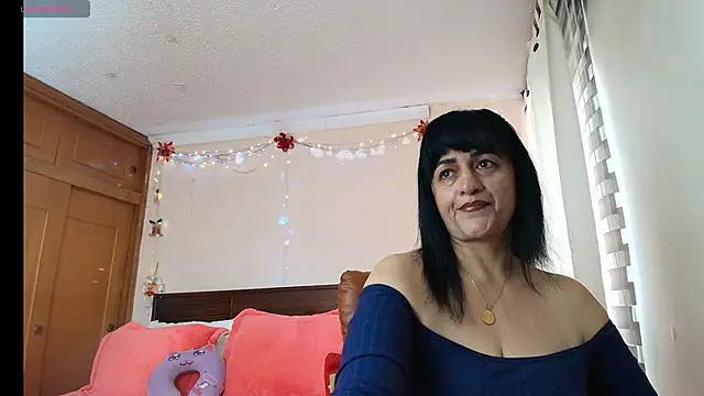 Snapshot of ISABEEL_SOFIA01 chatting on May 20, 2026, 2:12 pm ISABEEL SOFIA01 online show from May 20, 2026, 2:12 pm