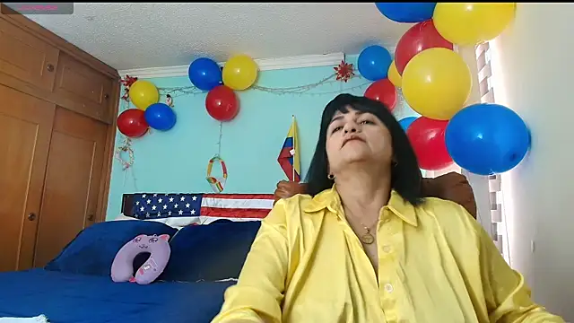 Snapshot of ISABEEL_SOFIA01 chatting on June 18, 2026, 4:55 pm ISABEEL SOFIA01 online show from June 18, 2026, 4:55 pm